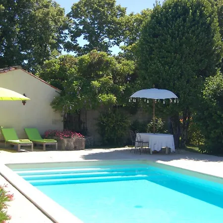 Appartement La Poule Soie Archiac